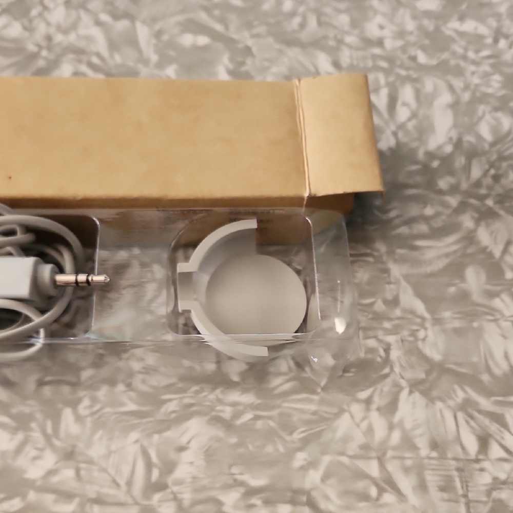 Apple Silver Computer Microphone - Picture 3 of 9
